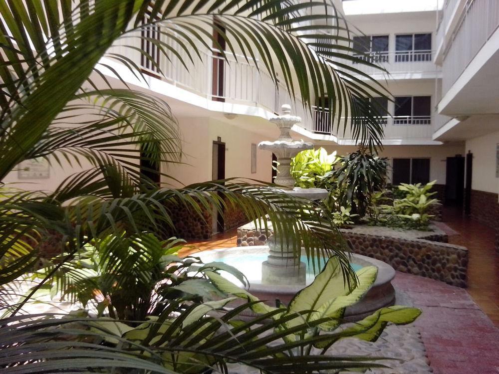 Oyo Hotel Casa Blanca Martínez de La Torre Exterior photo